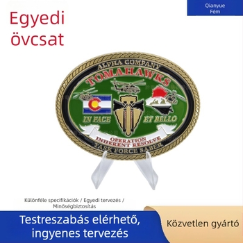 Férfi övcsat logóval, cink ötvözetből, ovális alak, sima csat, betűs mintával, nyár 2025 kiadás