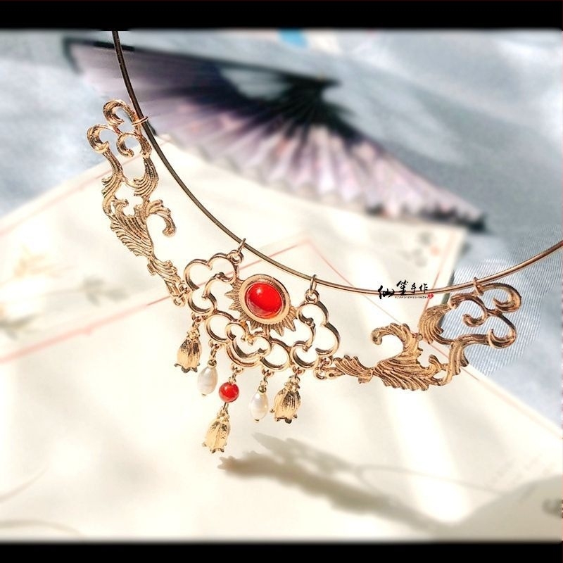 Choker nyaklánc Hanfu-stílusban, tassel dísz és longevity lock medállal, kevert anyagokból