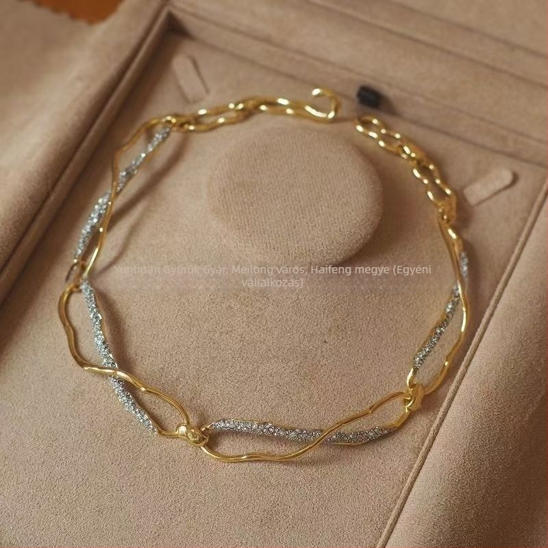 Fém nyaklánc U-alakú geometriai formával, kézzel készült lánccal, INS stílus, nyár 2025 kiadás (Anyag: fém; Forma: U-alakú geometria; Lánc: kézzel készült; Stílus: INS; Év/szezon: Nyár 2025)