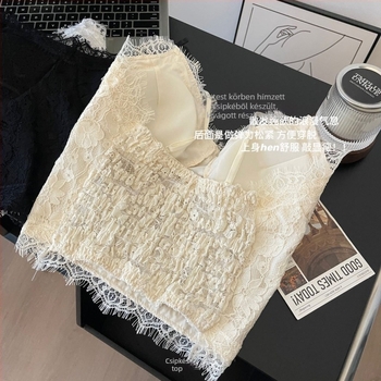 Csipkés kamiszol elválasztható melltartó betéttel, V-nyakú, hímzés