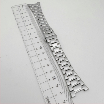Rozsdamentes acél karóraszíj pillangócsattal, él I-formájú, sokoldalú minimalist stílus