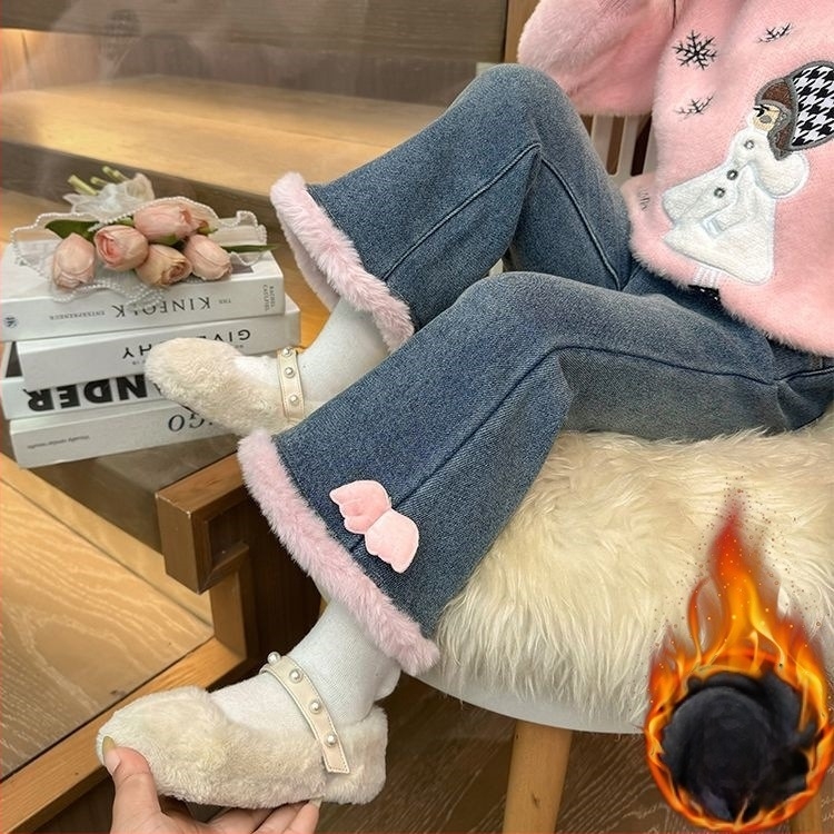 Lányoknak készült fleece-tel bélelt farmernadrág, koreai stílusban, virágos mintával, középmagas derék és elasztikus öv, pamut farmer enzimes mosással (Tél 2024, 3–8 éveseknek)