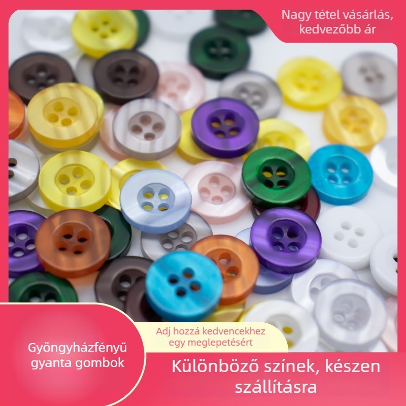 Műgyanta inggomb, négylyukas szemgomb; CGY márka; alkalmas inget, kötött ruházathoz és overálokhoz.