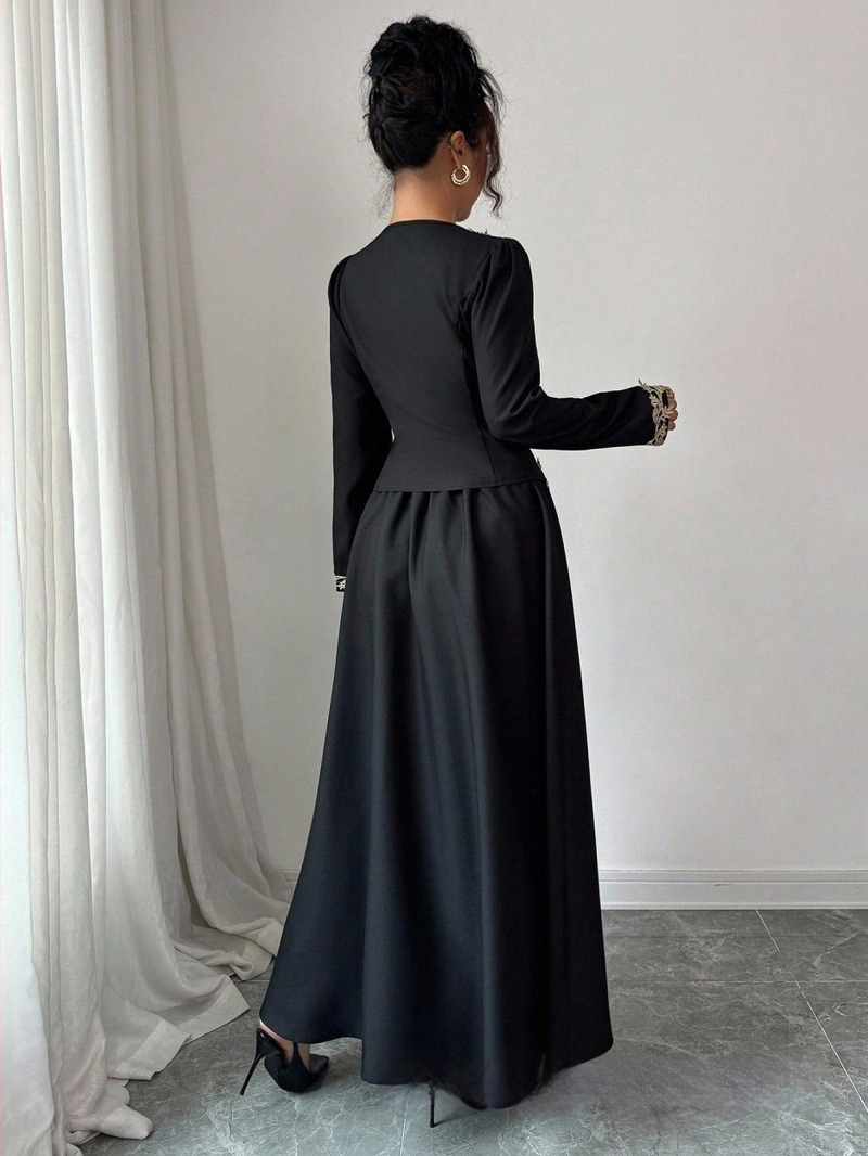 Két darabos kosztüm szoknyával, egyszínű minta, szőtt poliészter, hosszú szoknya, hosszú ujjú, nyár 2025