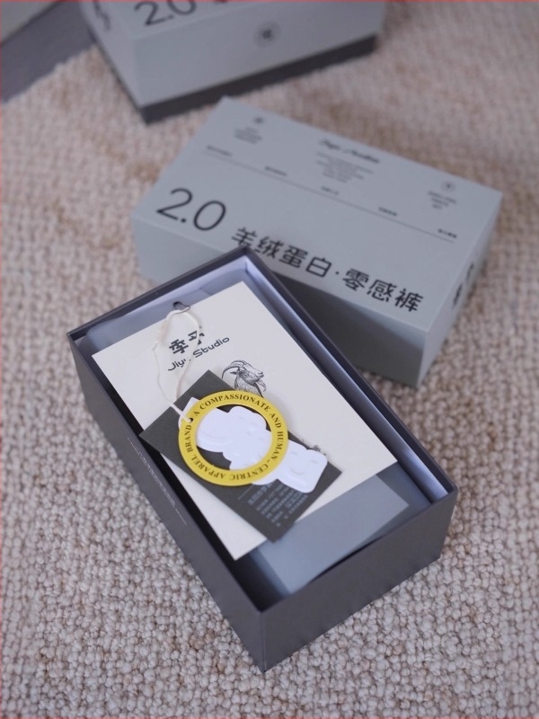 Nylon–Spandex Sharkskin leggings haskontrollal és fenékemeléssel, mikroelasztikus, szoros fazon