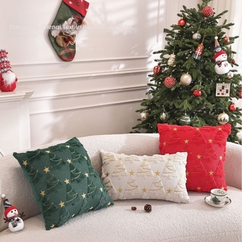 Karácsonyfa párnahuzat plüss anyagból, ünnepi mintával