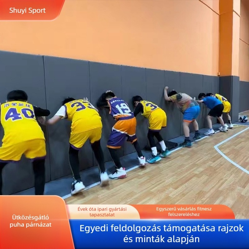 Belső edzőterem falvédő — szövetes puha burkolat, rajzfilm-stílus