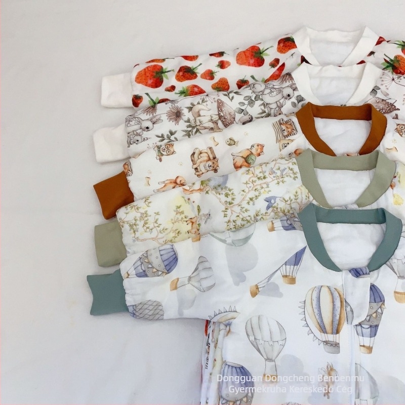 Téli babaszoba alvózsák bambuszrostból, vékony quilt töltettel, osztott lábakkal, ütésmegelőző kialakítás