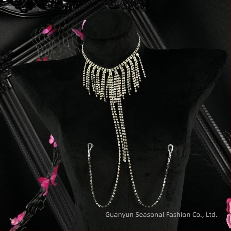 Moonlight Lover Testlánc csillogó rhinestone bojtokkal — Vas, elektroplakálás, U‑alakú geometria, kígyócsont lánc, Night Dream Lotus