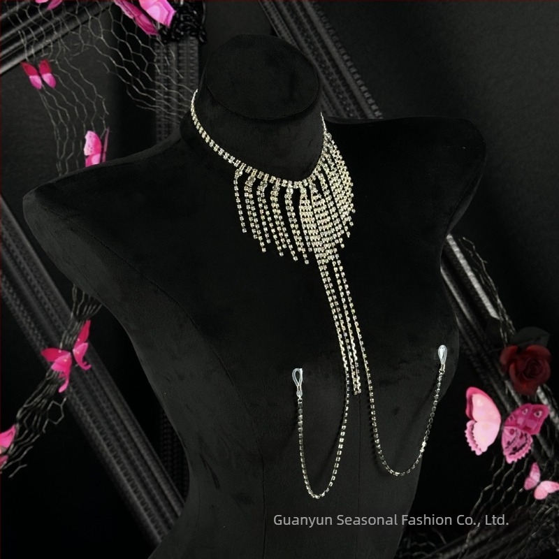 Moonlight Lover Testlánc csillogó rhinestone bojtokkal — Vas, elektroplakálás, U‑alakú geometria, kígyócsont lánc, Night Dream Lotus