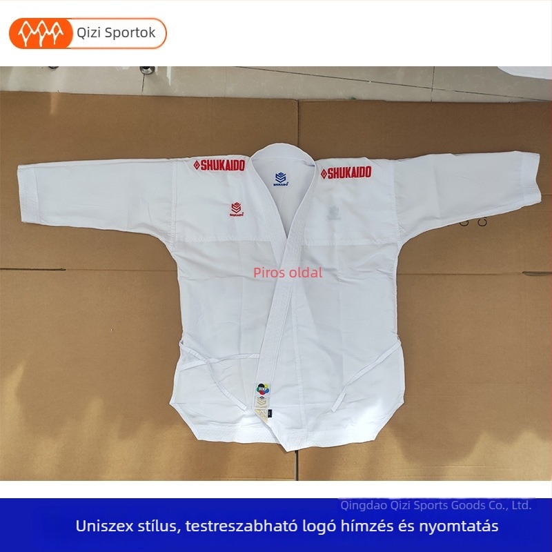 Kétoldalas karateruha, könnyű és lélegző; anyag: poliészter-pamut (65% poliészter); bélés: finomított pamut (combed cotton); uniszex, felnőtt