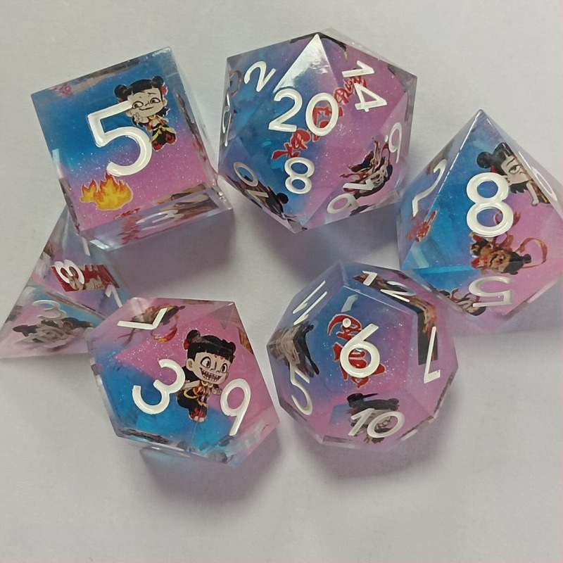 16 mm-es vörös műgyanta dobókocka Dungeons & Dragons RPG-hez, 20 oldalú