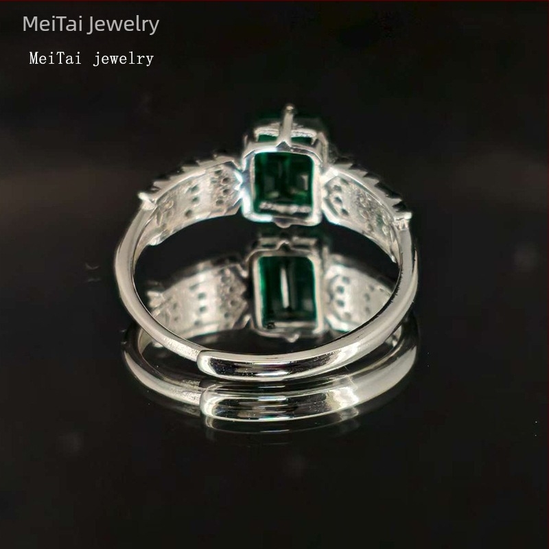 925 ezüst gyűrű laboratóriumban nevelt smaragddal, üreges kialakítás, könnyed luxus stílus, nőknek