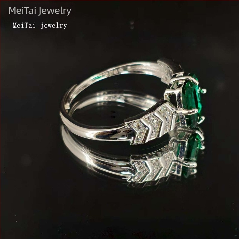 925 ezüst gyűrű laboratóriumban nevelt smaragddal, üreges kialakítás, könnyed luxus stílus, nőknek