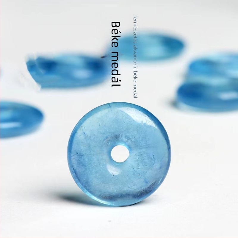 Akvamarin geometriai alakú medálos nyaklánc, polírozott felülettel, eredetű Lianyungang, 2024 tavasz