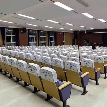 Szállodai széktakaró poliészterből, téglalap alakú, cartoon stílus, fő anyag 85% poliészter; belső része 90% pamut, porálló és dekoratív.