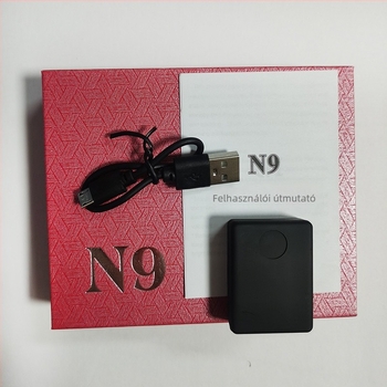 GPS helymeghatározó (GPS pozicionálás pontosság: 50; Gyorshajtás riasztás; Akkumulátor élettartama: 300; Térkép funkció: Igen; Méretek: 44×32×13.5)