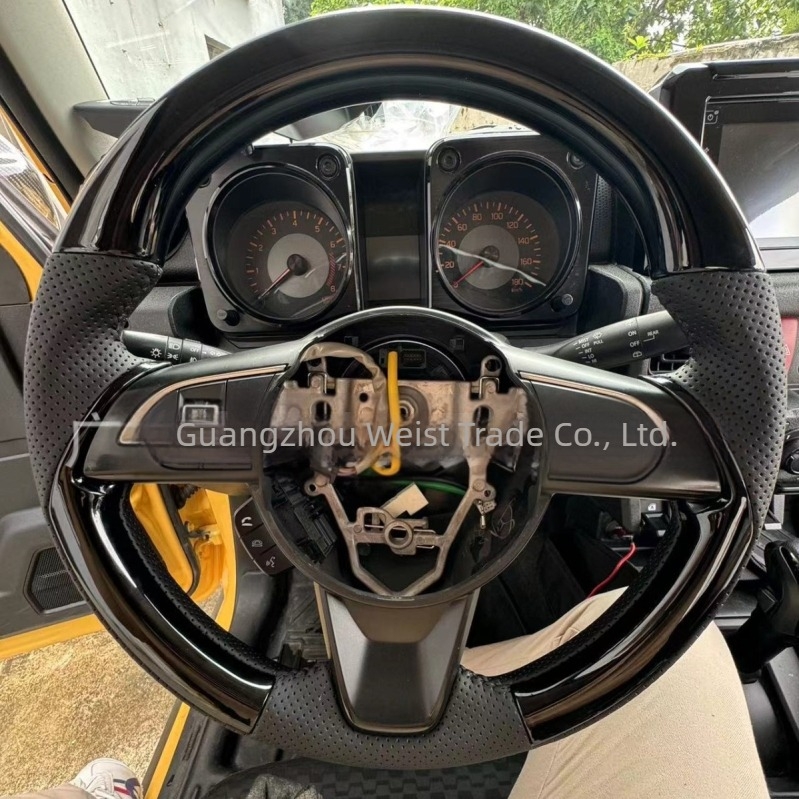 Suzuki Jimny JB64/JB74 (2019–2020) számára módosított kormánykerék, szénszálas mintázat