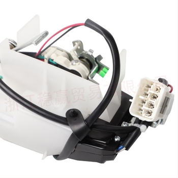 Hátsó ajtózár központi reteszelő mechanizmussal, modell 69110-60130 (6911060130), anyag műanyag + alumínium, kompatibilis Toyota Land Cruiser 3400 90, Win steadily