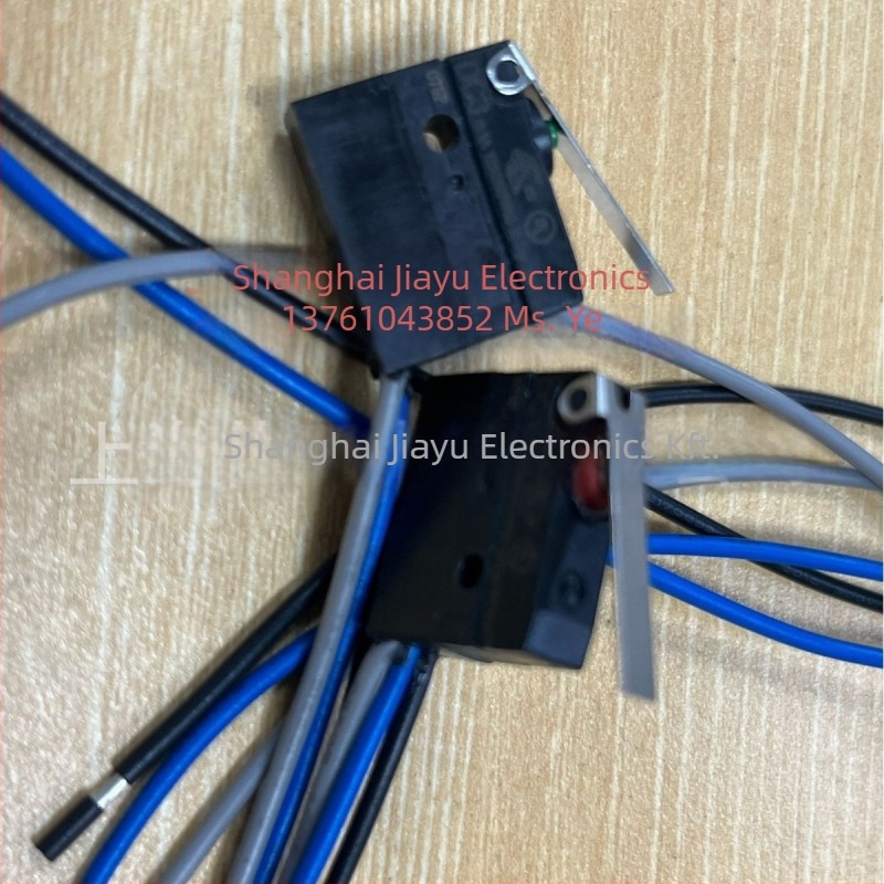 Mikrokapcsoló, vízálló kivitel, huzalos kivitel, egyenes működtetés, arany érintkezők, 50 000 ciklusos élettartam