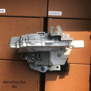 Autó ajtózár blokk központi záróegységgel – márka Wenzhou Ruibo, modellek 1P1837015/1P1837016/1P0839015/1P0839016, kompatibilis a Seat 1P0837015/1P0837016