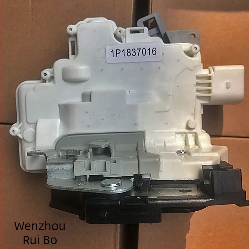 Autó ajtózár blokk központi záróegységgel – márka Wenzhou Ruibo, modellek 1P1837015/1P1837016/1P0839015/1P0839016, kompatibilis a Seat 1P0837015/1P0837016