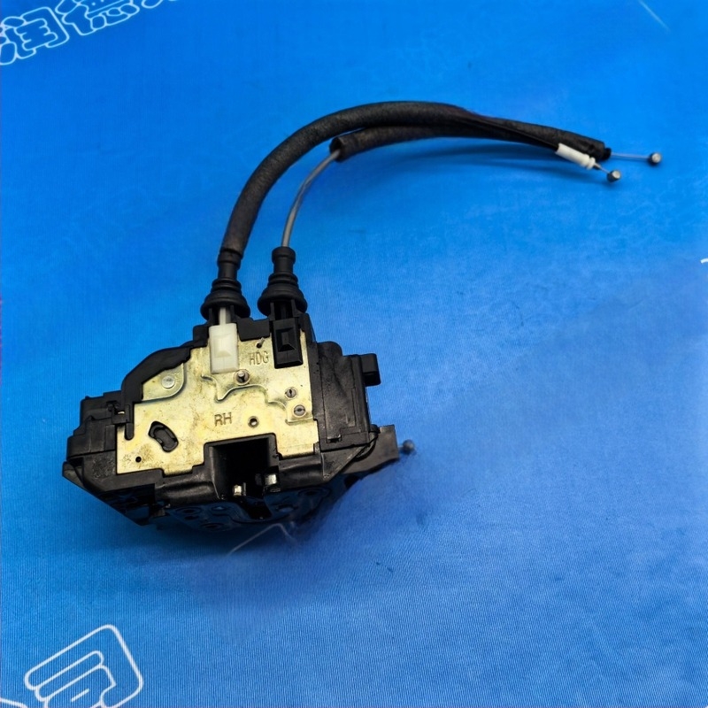 Jobb első ajtó központi záróaktuátor – modell 81320-2H030 / 813202H030, Hyundai Modern 08 Yuedong, acél, Furundelai