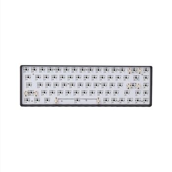 68‑gombos mechanikus billentyűzet DIY készlet RGB háttérvilágítással, zöld tengelyű kapcsolók, vezetékes csatlakozás