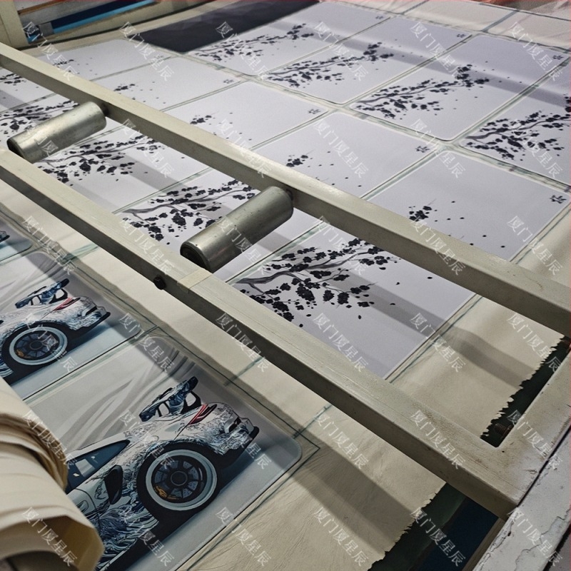 Valorant FPS egérpad, két méret: 220×180×2 mm és 500×500×2 mm, természetes gumi, egyoldalú asztali pad varrott széle