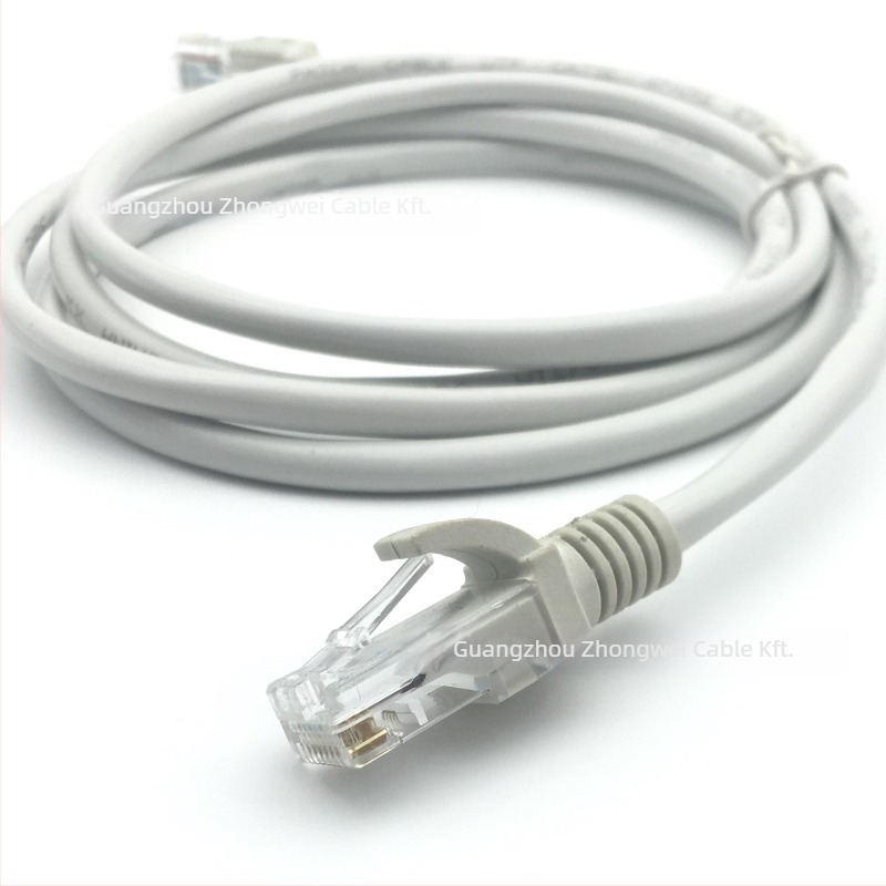 Cat5e belső Ethernet-kábel, tiszta réz vezetőkkel, RJ-45 csatlakozóval, 1–30 m hosszú, csavart érpárral, routerhez alkalmas