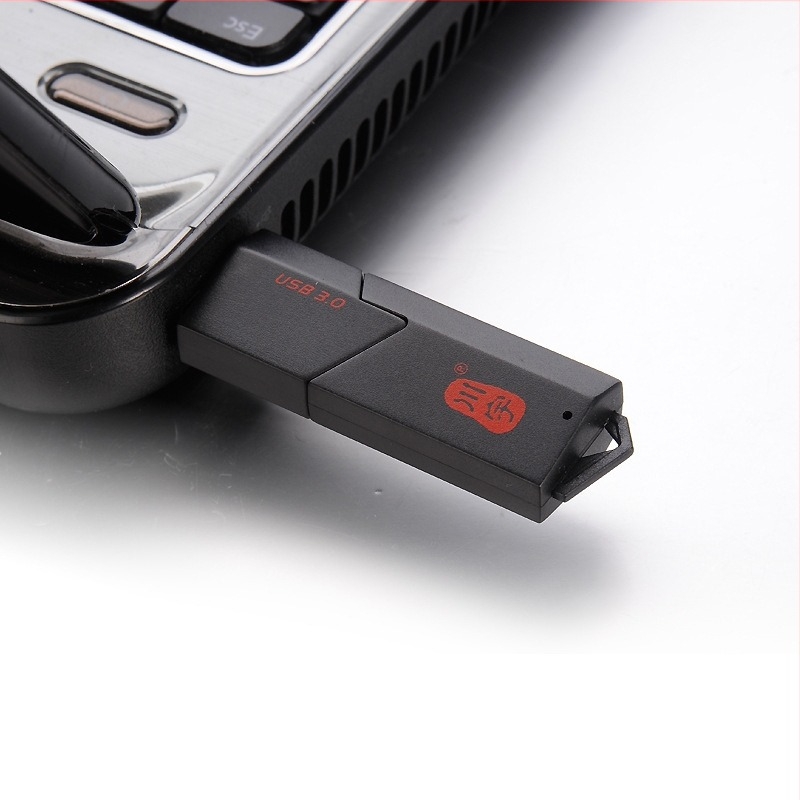C307 USB 3.0-s kártyaolvasó — külső hordozható kialakítás, nagy sebességű adatátvitel SD/SDHC/TF/MicroSD