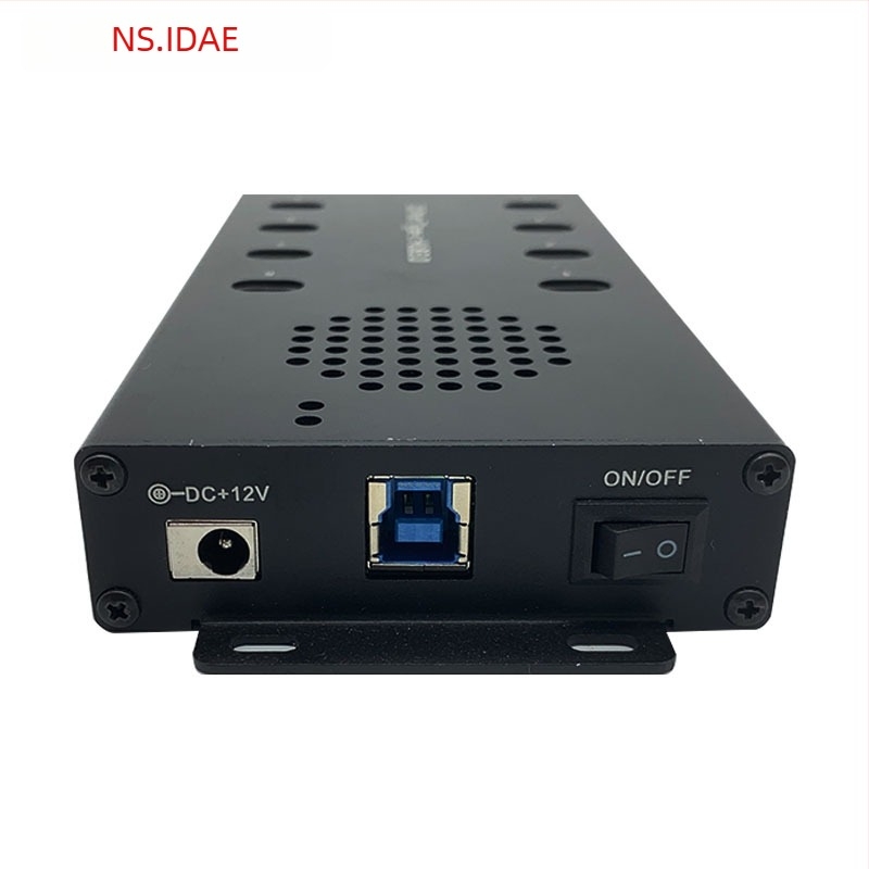 10-portos USB 3.0 hub Type-C-csatlakozóval, táplált, 5 Gbps, 1,5 m kábel