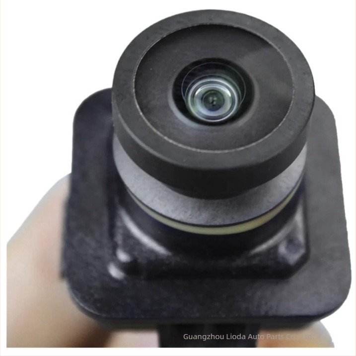 Volvo S60/XC60/XC90 hátsó kamera, modellek 31434563 és 31434897, 12V tápegység, 170° látószög, felbontás 480x600, műanyag ház.
