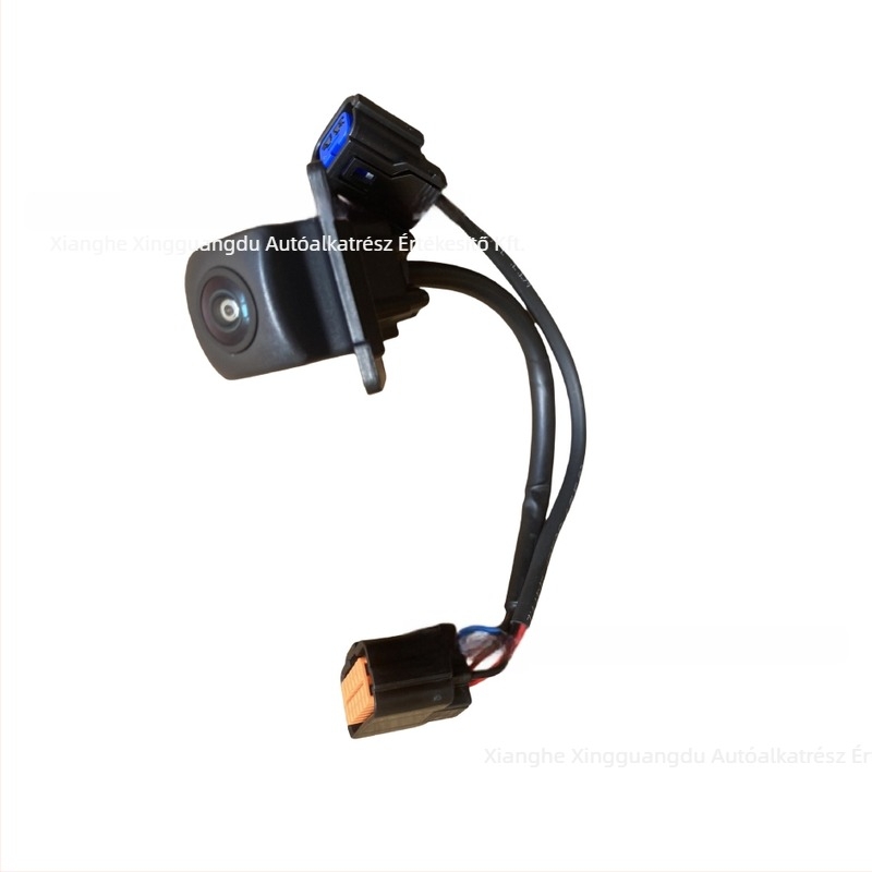 Hyundai Sonata (2015–2018) hátsó tolató kamera; modellek 95766-C1000 / 95766C2100; felbontás 1080; feszültség 12V; automatikus szögállítás