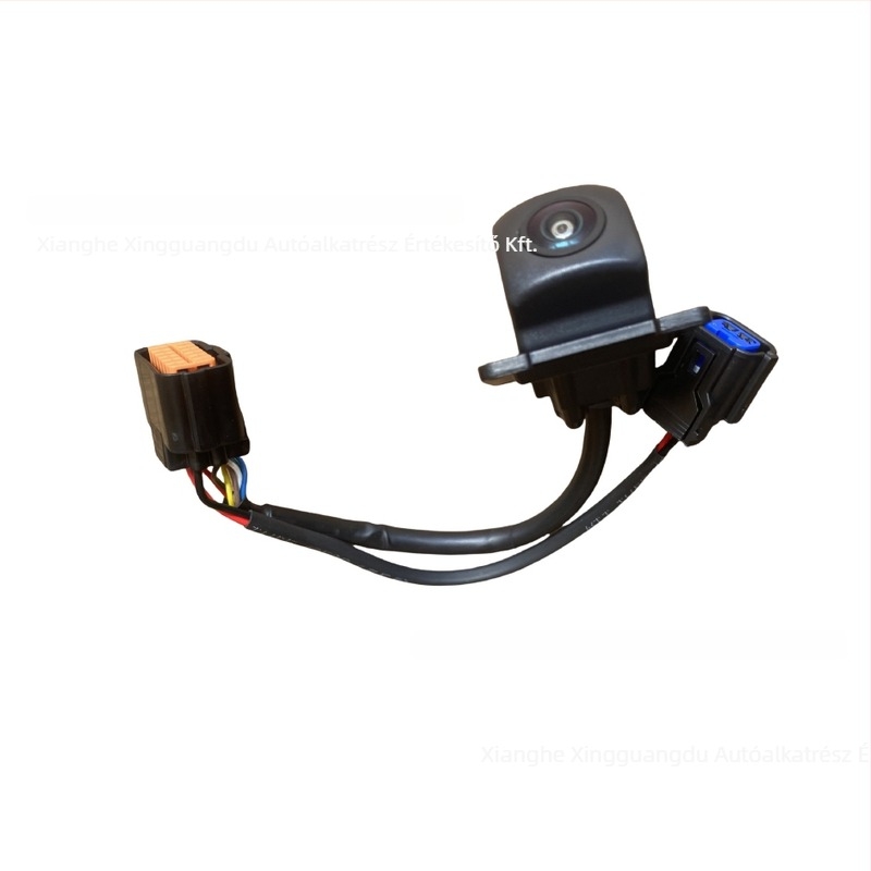 Hyundai Sonata (2015–2018) hátsó tolató kamera; modellek 95766-C1000 / 95766C2100; felbontás 1080; feszültség 12V; automatikus szögállítás