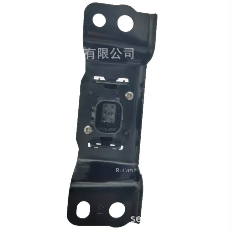 Toyota Land Cruiser LX570 elölről néző parkolókamera, modell 867B0-60012 • 12V • 170° látószög • HD felbontás • ABS ház