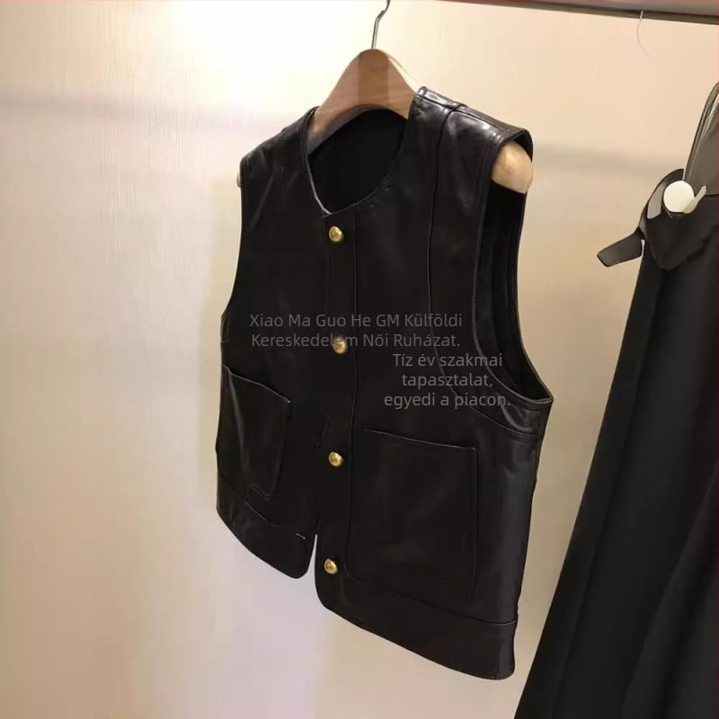 Női PU bőr mellény, lazán szabott, kerek nyakú, záródó egy sor csattal