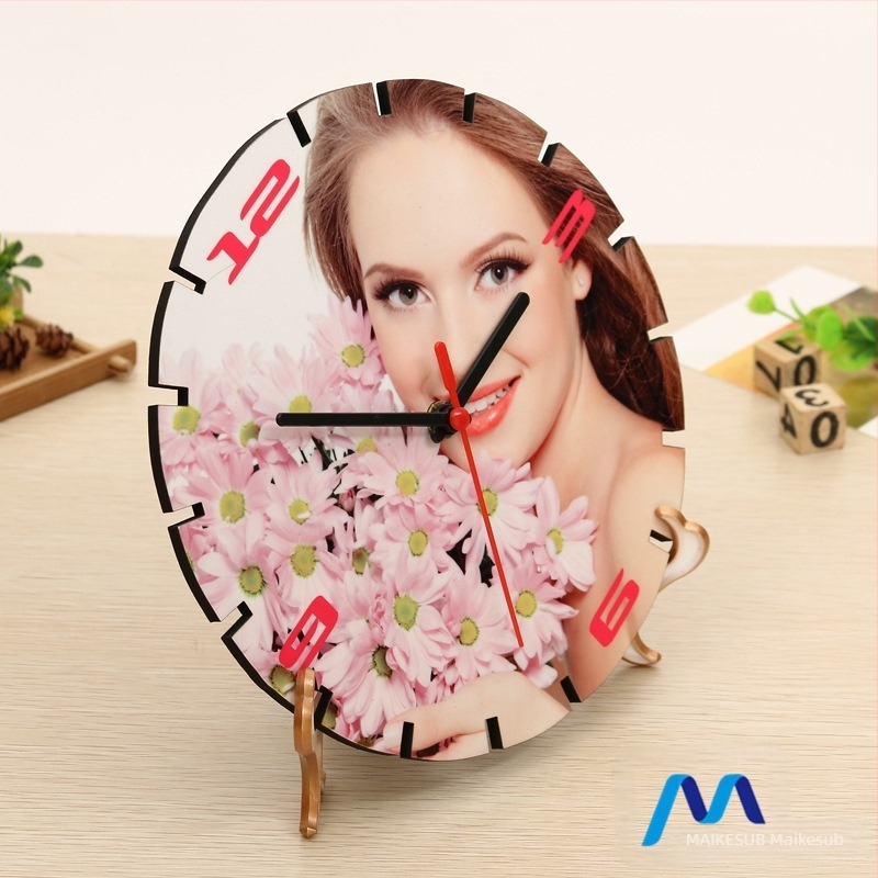 Fali óra CL-03: fa, kvarc mechanizmus, elemes, modern stílus