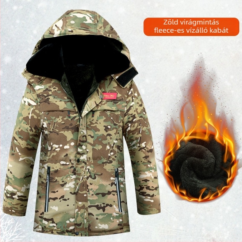 Kamuflázzal mintázott pamut töltésű kabát, cipzáras zárás, álló gallér, laza szabás, több zseb, téli meleg