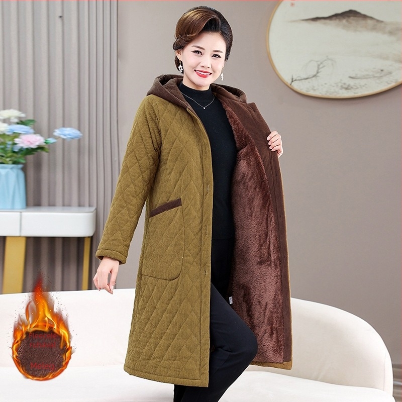 Pamut töltésű téli kabát fleece-béléssel, kapucnival, középmagas hossz, color-block mintázat (Fleece-bélés, Pamut töltet, Kapucni, Középmagas hossz)