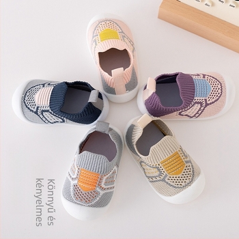 Gyerekeknek készült járócipő puha talppal, slip-on, koreai stílusú Flyknit, csúszásmentes, lányoknak