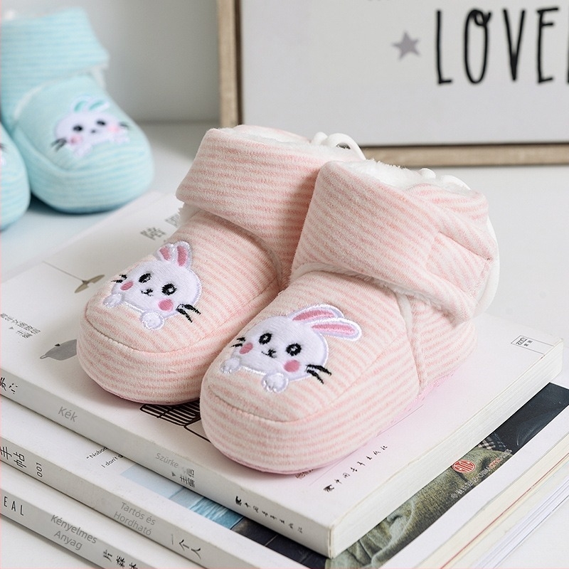 6-12 hónapos korú csecsemő téli pamutcipő, közepes magasságú, meleg bélés, puha talp, Velcro-zárás