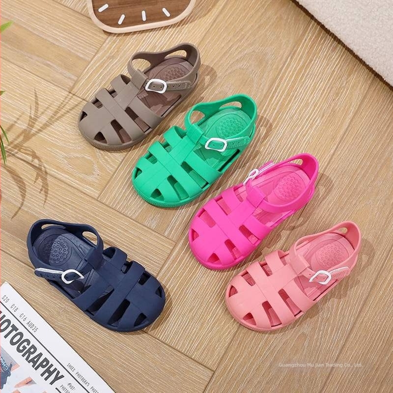 Uniszex gyerekeknek szandál Velcro-zárással, áttört dizájn, PVC felsőrész és talp, vízálló és csúszásmentes