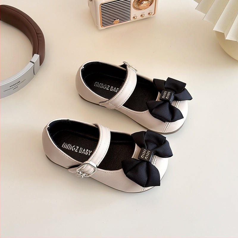 Gyermekeknek szánt szandál PU felsőrésszel, marhaín talppal, Velcro-zárás, hercegnő stílusú