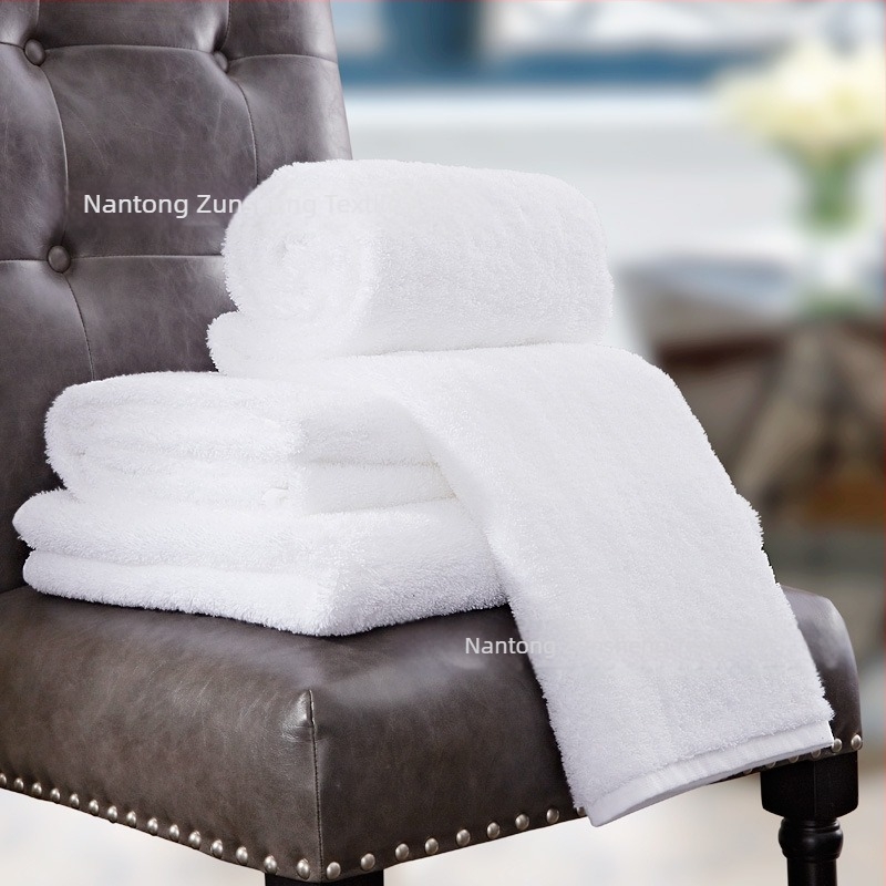 Szállodai pamut fürdőlepedő, 800 gsm, nyomtatott logóval és testreszabhatósággal