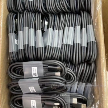 DisplayPort kábel, aranyozott csatlakozók, oxigénmentes réz vezetők, 1,8 m hosszú, DP interfész