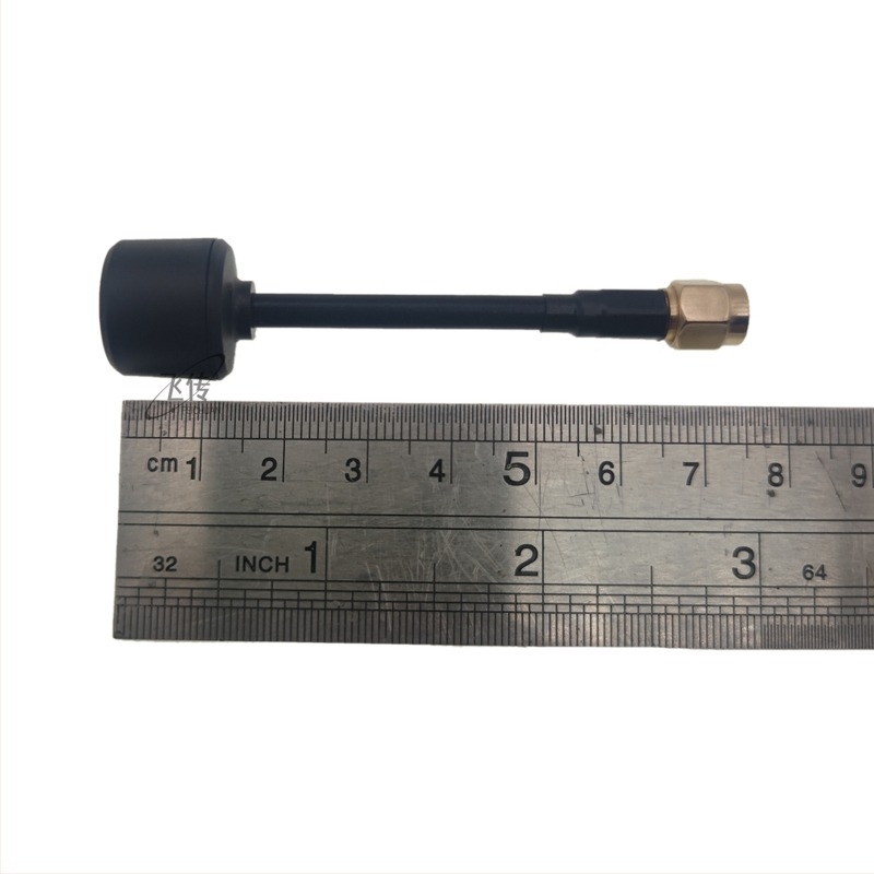 Gombaantenna körpolarizációval, 5,5–5,8 GHz, 50 Ω, 5 dB nyereség (VSWR ≤ 1,5)