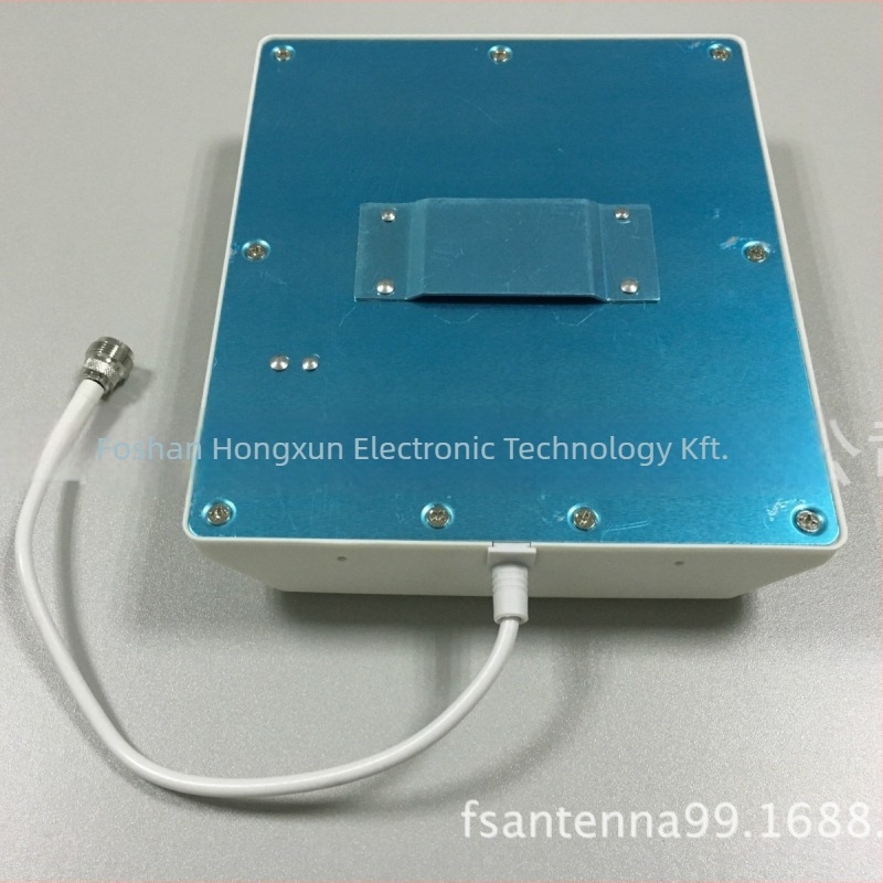 Falihoz szerelt síkpanel antenna beltéri 4G, 698–2700 MHz, SWR ≤1.8, 50 Ω, 7/9 dBi