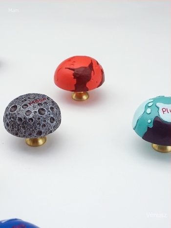 Fiók fogantyú egyetlen lyukkal, kreatív karikatúra bolygó dizájn a gyerekszobába, alkalmas szekrényhez, könyvtárolóhoz és cipőtartóhoz