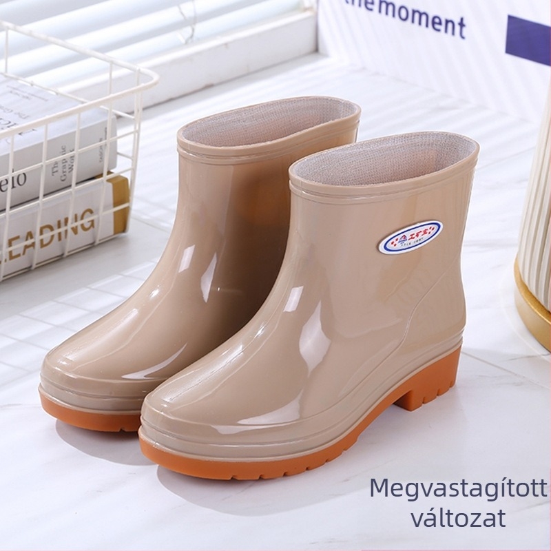 Női PVC esőcsizma, alacsony szár, alacsony sarka 1–3 cm, egyszínű, minden évszakban